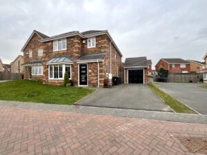 Fairfields Chase, Aston, Sheffield, S26 2HA
